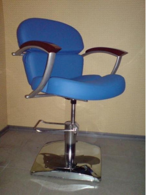Кресло парикмахерское Kp013